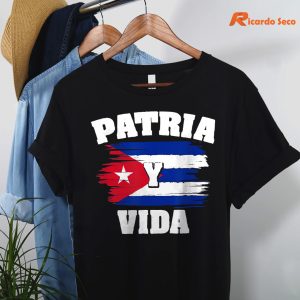 Patria Y Vida T-shirt hanging on the hanger