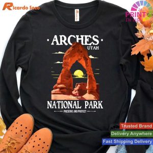 Retro Hiking Love Arches National Park Enthusiast T-shirt
