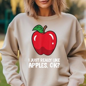Apple Enthusiast Celebrating Love for Apples in Style