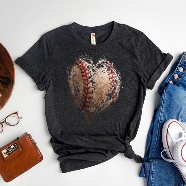 Vintage Baseball Heart A Tee for Moms Dads and Softball Kids